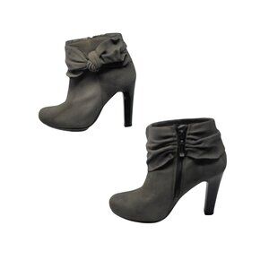 Vtg DKNY Vegan Faux Suede Gray Wynette Ankle Boots‎ Sz 6 Heel Bow Booties